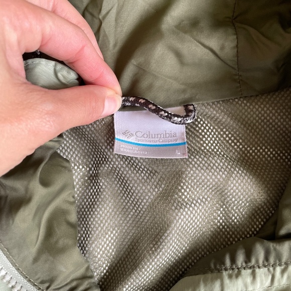 Columbia Light Green Cropped Wind Breaker Jacket - Picture 7 of 10